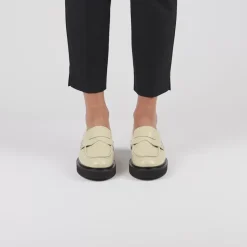 Aquatalia Flats-Marice Cream